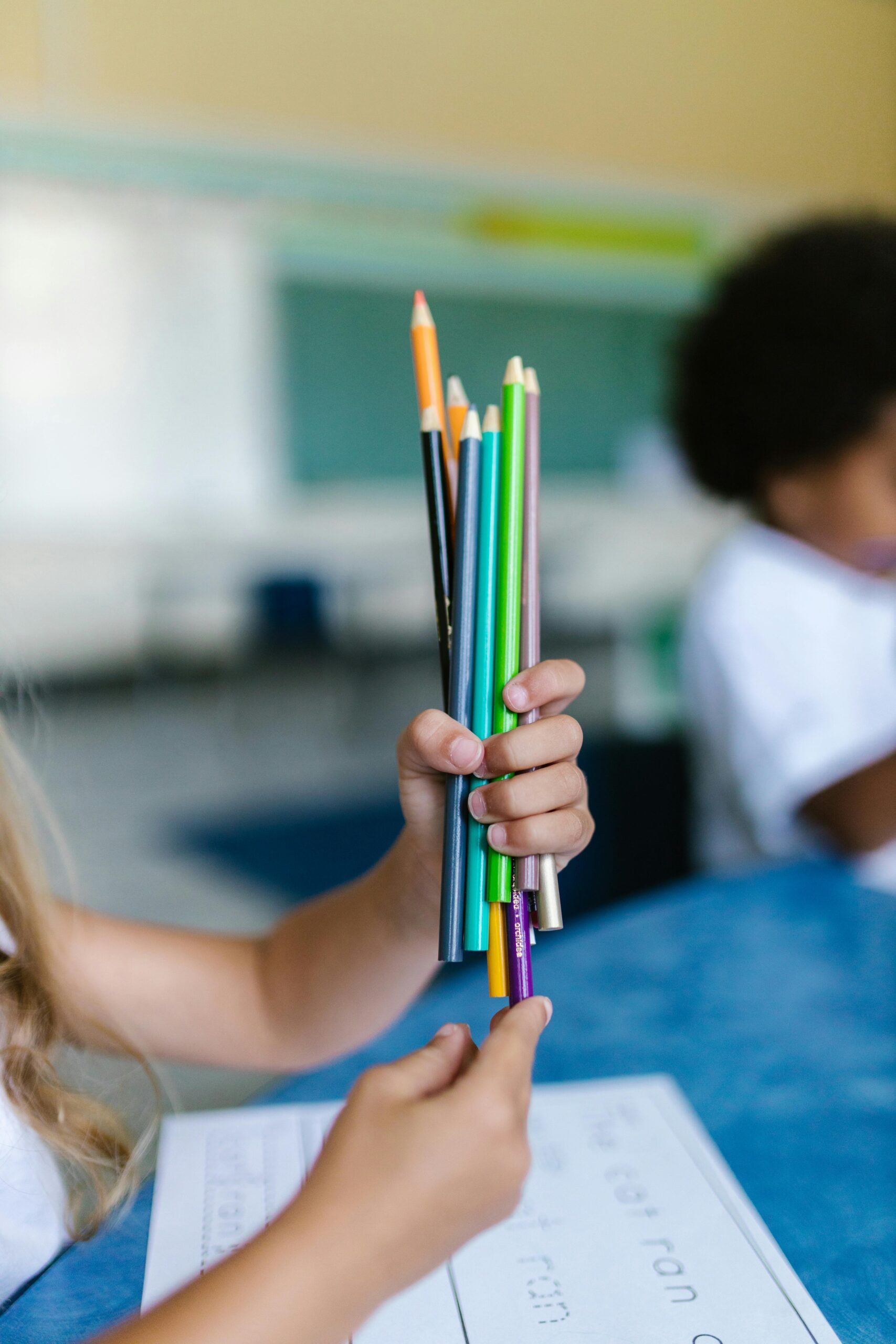 Gleiche Leistung, aber schlechtere Schulnoten und Chancen für Kinder aus benachteiligten Familien